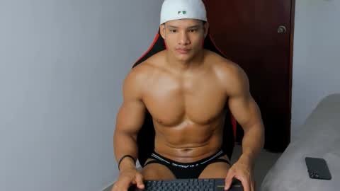 Snapshot of niki_marti chatting on 09-30-25, 12:32 niki online show from 09-30-25, 12:32