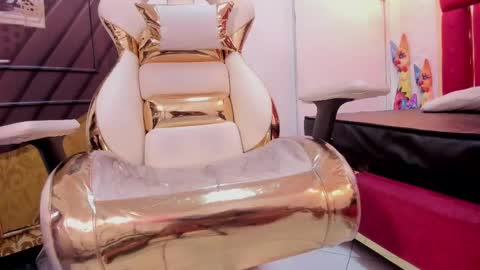 Snapshot of nikiita_babyx chatting on 02-19-25, 10:20 Abril online show from 02-19-25, 10:20