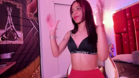 Snapshot of nikiita_babyx chatting on 02-20-25, 01:25 Abril online show from 02-20-25, 01:25