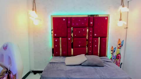 Snapshot of nikiita_babyx chatting on 03-05-25, 08:10 Abril online show from 03-05-25, 08:10