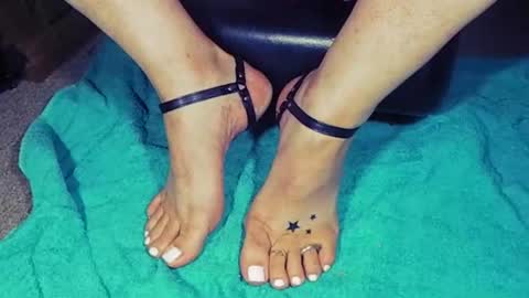 nikisissyfeet online show from 01-19-26, 02:26