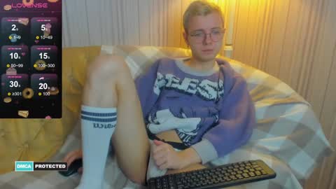 Snapshot of nikistorming chatting on 01-10-25, 08:15 Niki online show from 01-10-25, 08:15