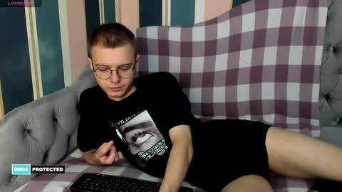 Snapshot of nikistorming chatting on 01-30-25, 12:37 Niki online show from 01-30-25, 12:37