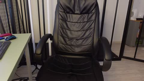 Snapshot of nikki_hard chatting on 12-13-24, 09:46 nikki online show from 12-13-24, 09:46