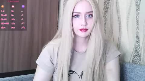 Nikki Roseana online show from 12-19-25, 04:14