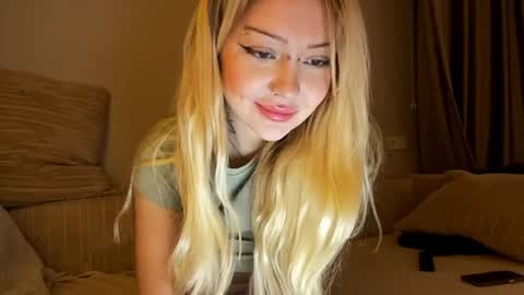 nicolette online show from 12-17-24, 07:37