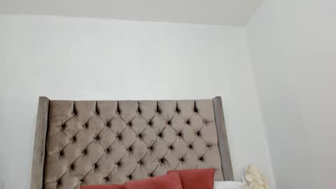 nikkibotero online show from 11-19-25, 12:27