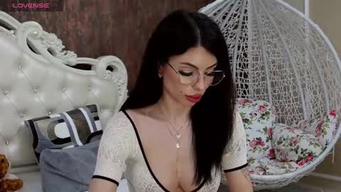 Nikky online show from 12-18-24, 11:56