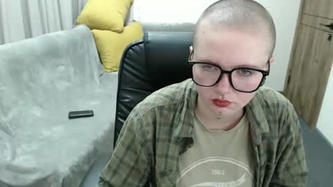 nikkysnow online show from 09-13-25, 08:03