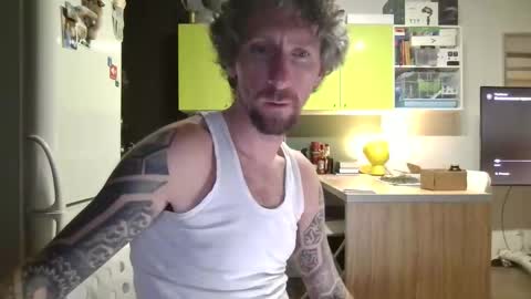 Snapshot of niknik39 chatting on 10-31-25, 08:32 niknik39 online show from 10-31-25, 08:32