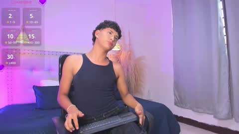 Snapshot of niko_cute18 chatting on 12-15-25, 09:19 NIKO online show from 12-15-25, 09:19