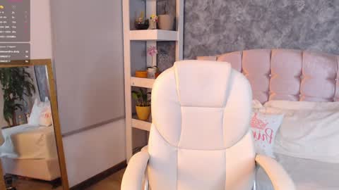 Snapshot of niko_robin chatting on 12-13-24, 05:16 Niko Robin online show from 12-13-24, 05:16