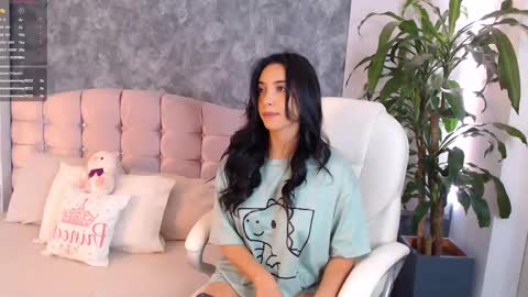 Snapshot of niko_robin chatting on 02-14-25, 03:47 Niko Robin online show from 02-14-25, 03:47