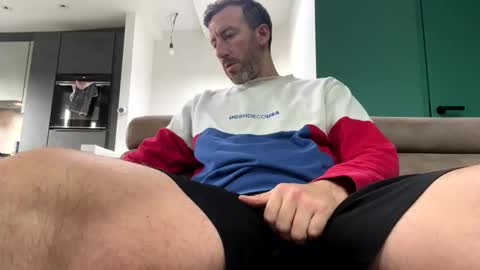 Snapshot of nikofatcock chatting on 10-19-25, 11:22 Niko online show from 10-19-25, 11:22