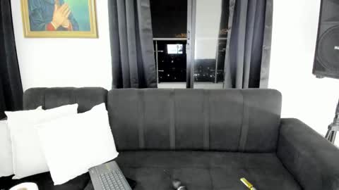 Nikole online show from 10-11-25, 04:12