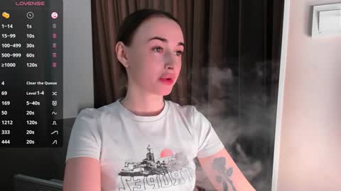Snapshot of nikoll_s chatting on 01-25-25, 06:45 online show from 01-25-25, 06:45