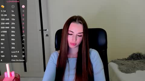 Snapshot of nikoll_s chatting on 09-20-25, 03:29 online show from 09-20-25, 03:29