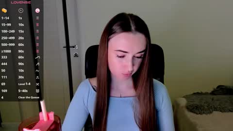 Snapshot of nikoll_s chatting on 10-21-25, 03:40 online show from 10-21-25, 03:40