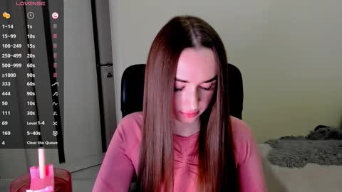 Snapshot of nikoll_s chatting on 10-24-25, 06:32 online show from 10-24-25, 06:32