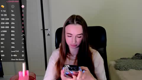 Snapshot of nikoll_s chatting on 10-30-25, 06:59 online show from 10-30-25, 06:59