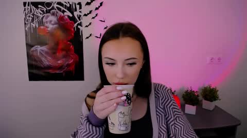 Snapshot of nikonara_ chatting on 02-10-25, 09:47 nikonara_ online show from 02-10-25, 09:47