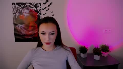 Snapshot of nikonara_ chatting on 02-11-25, 01:51 nikonara_ online show from 02-11-25, 01:51