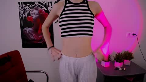 Snapshot of nikonara_ chatting on 03-12-25, 11:31 nikonara_ online show from 03-12-25, 11:31