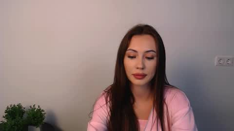 Snapshot of nikonara_ chatting on 10-22-25, 12:05 nikonara_ online show from 10-22-25, 12:05