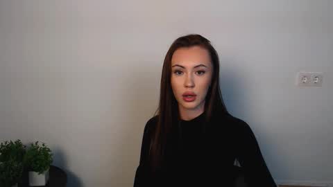 Snapshot of nikonara_ chatting on 10-23-25, 04:28 nikonara_ online show from 10-23-25, 04:28