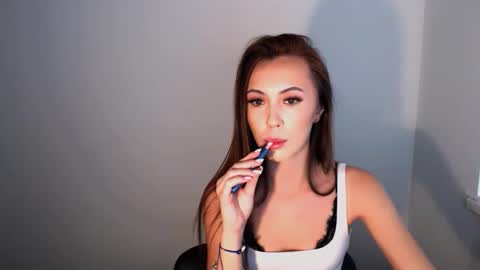 Snapshot of nikonara_ chatting on 11-17-25, 01:39 nikonara_ online show from 11-17-25, 01:39