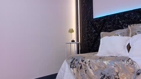  NIKY SMIT  online show from 12-17-24, 11:39
