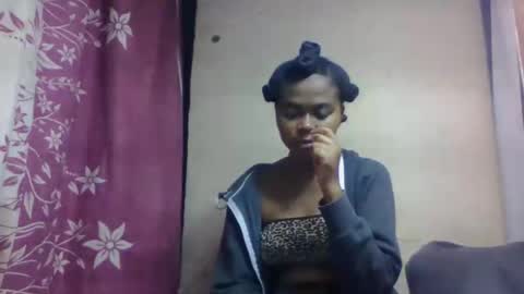 nilah online show from 10-18-25, 05:57