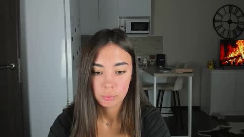 Bella online show from 10-12-25, 01:26