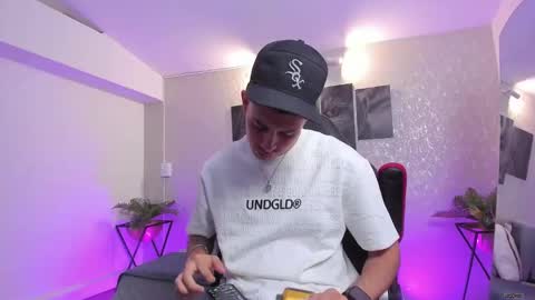 Nils online show from 10-15-25, 04:12