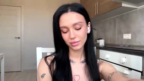 Milla online show from 03-13-26, 08:43