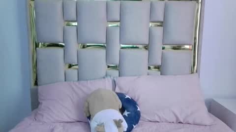 Nina Carther online show from 11-25-25, 11:54