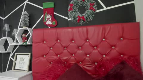 Snapshot of nina_cute06 chatting on 12-23-24, 08:11 Nina online show from 12-23-24, 08:11