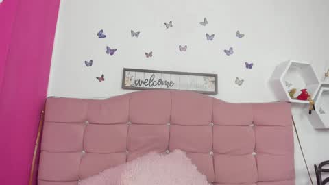 Snapshot of nina_cute06 chatting on 12-24-24, 04:33 Nina online show from 12-24-24, 04:33