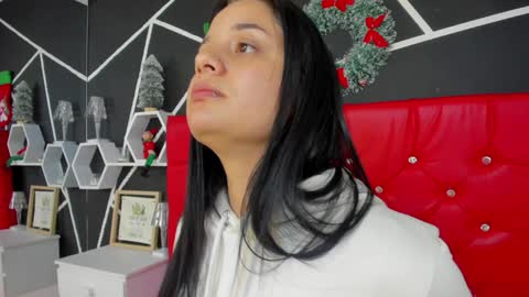 Snapshot of nina_cute06 chatting on 12-28-24, 08:05 Nina online show from 12-28-24, 08:05