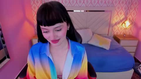 Snapshot of nina_lish chatting on 10-21-25, 05:30 N I N A online show from 10-21-25, 05:30