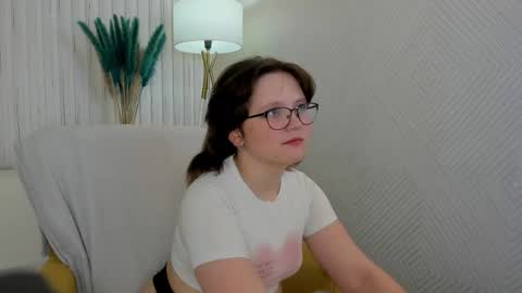 nina lunaa online show from 10-01-25, 01:44
