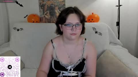 nina lunaa online show from 10-28-25, 09:24