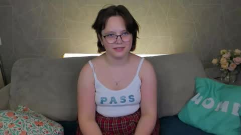 nina lunaa online show from 11-09-25, 08:23