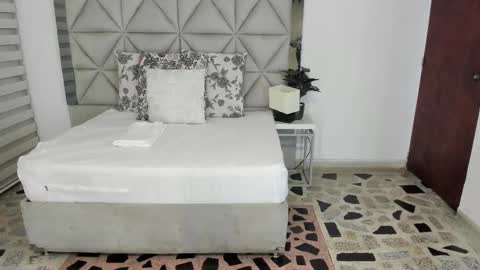  Nina  online show from 10-20-25, 11:16