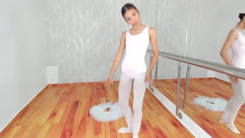 Natalia  FOLLOW ME ----  nathy po online show from 02-21-25, 08:38