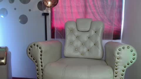 Nina Roser online show from 09-25-25, 03:05