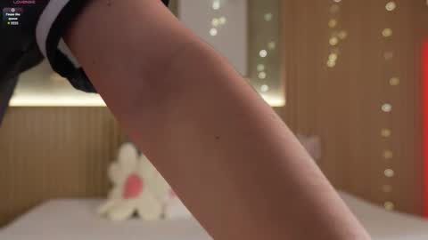 Snapshot of nina_soul chatting on 03-29-26, 12:27 NINA online show from 03-29-26, 12:27