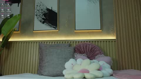 Snapshot of nina_soul chatting on 04-06-26, 01:45 NINA online show from 04-06-26, 01:45