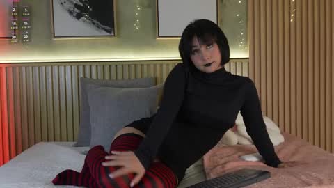 Snapshot of nina_soul chatting on 04-16-26, 12:17 NINA online show from 04-16-26, 12:17