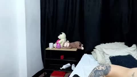 Ninaa fox online show from 01-17-25, 09:06